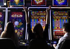 100 aed mobile gaming